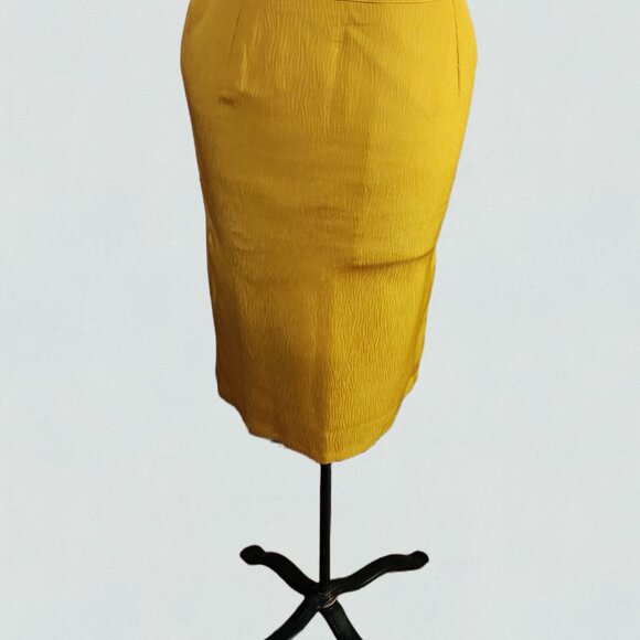 Amazing Vintage 1980's Valentino "Miss V" 2-Piece Floral Silk Skirt Suit - Picture 5 of 16